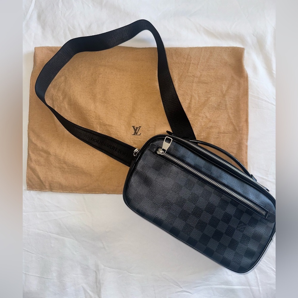 LOUIS VUITTON Ambler Bag Damier Graphite